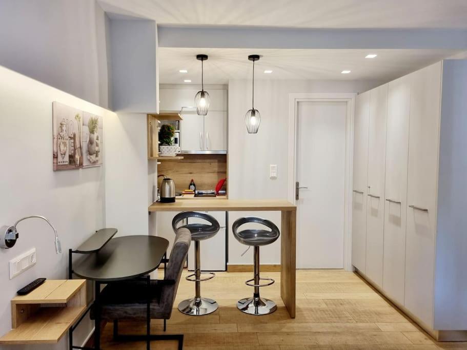 Stylish Studio Near Athens Hilton, Self Check-In! Bagian luar foto